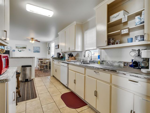 914 Treaty Drive, Surfside Beach, TX 77541