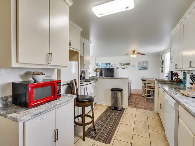 914 Treaty Drive, Surfside Beach, TX 77541