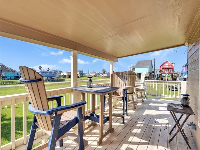 914 Treaty Drive, Surfside Beach, TX 77541