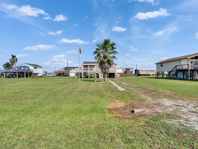 914 Treaty Drive, Surfside Beach, TX 77541