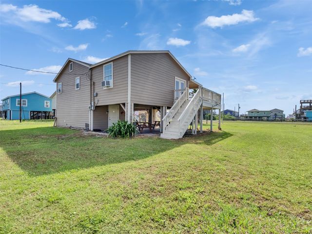 914 Treaty Drive, Surfside Beach, TX 77541