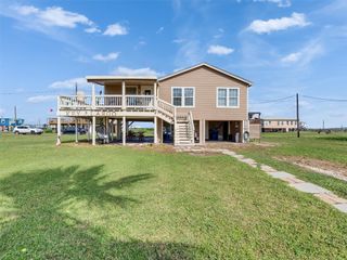 914 Treaty Drive, Surfside Beach, TX 77541