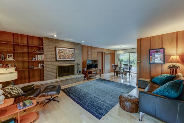 1520 Park Drive, Munster, IN 46321