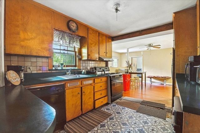 15 Kalmia Road, Holbrook, MA 02343