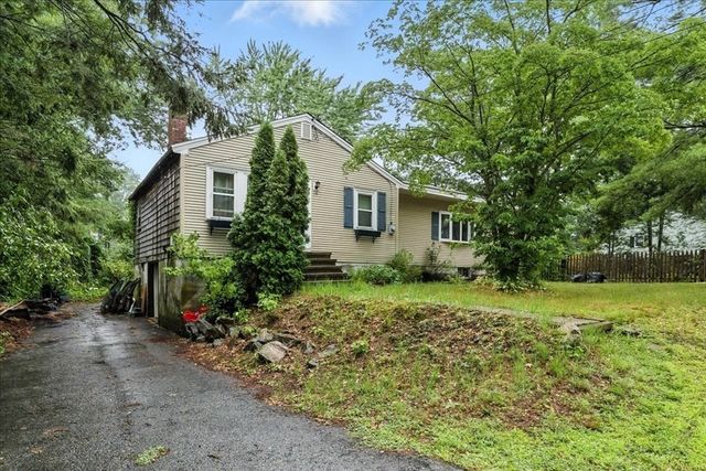 15 Kalmia Road, Holbrook, MA 02343