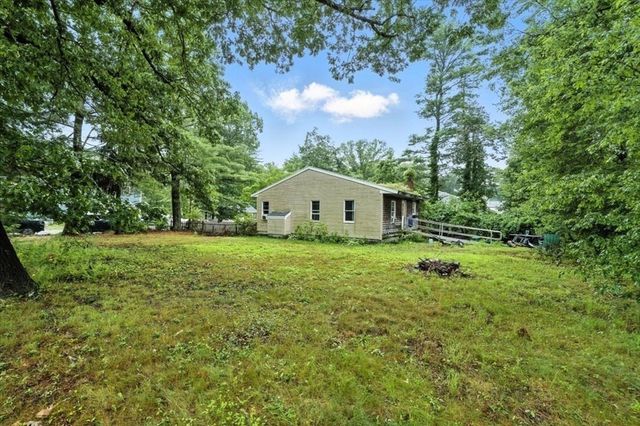 15 Kalmia Road, Holbrook, MA 02343