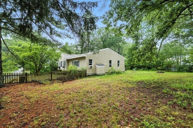 15 Kalmia Road, Holbrook, MA 02343