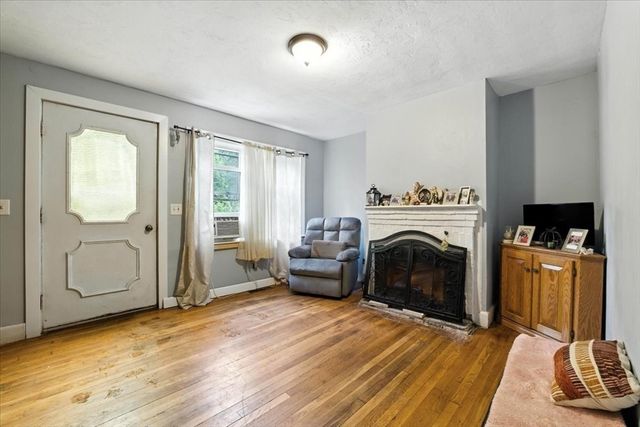 15 Kalmia Road, Holbrook, MA 02343