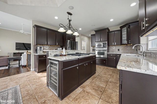 55616 Caesars Drive, Shelby Twp, MI 48315