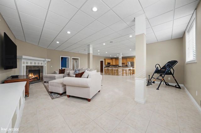 55616 Caesars Drive, Shelby Twp, MI 48315