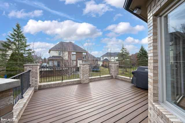 55616 Caesars Drive, Shelby Twp, MI 48315