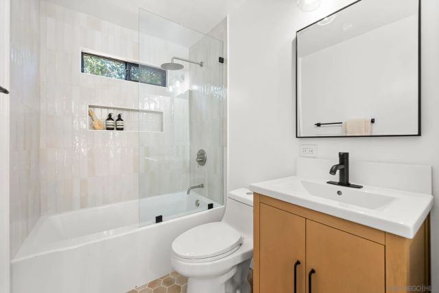 3678 Richmond, San Diego, CA 92103