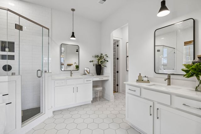 1049 Pine Creek Dr, Arrington, TN 37014