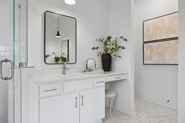 1049 Pine Creek Dr, Arrington, TN 37014