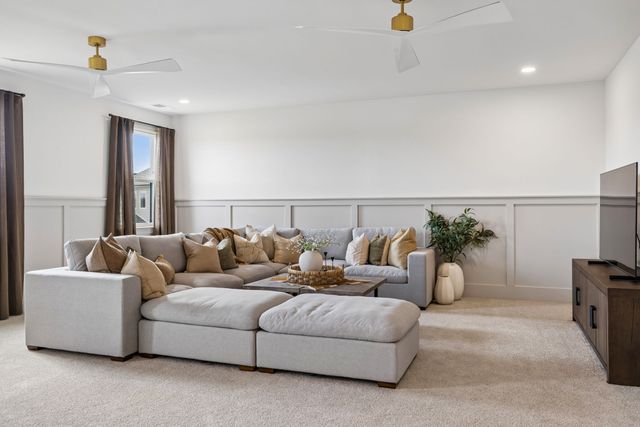 1049 Pine Creek Dr, Arrington, TN 37014