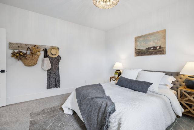 1049 Pine Creek Dr, Arrington, TN 37014