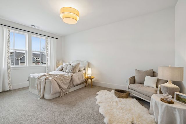 1049 Pine Creek Dr, Arrington, TN 37014