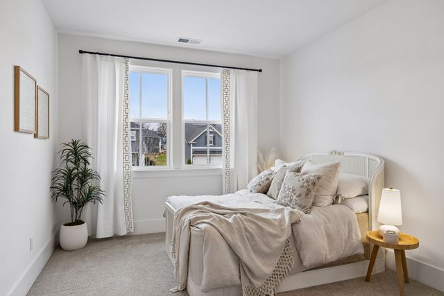 1049 Pine Creek Dr, Arrington, TN 37014