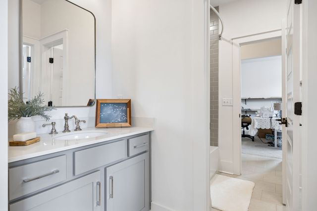 1049 Pine Creek Dr, Arrington, TN 37014