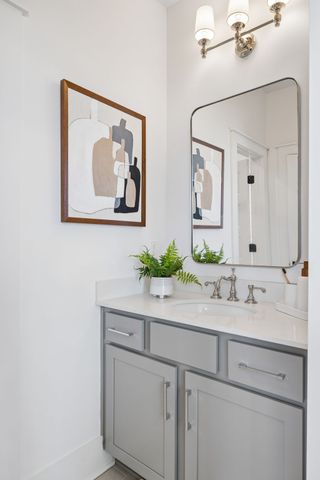 1049 Pine Creek Dr, Arrington, TN 37014