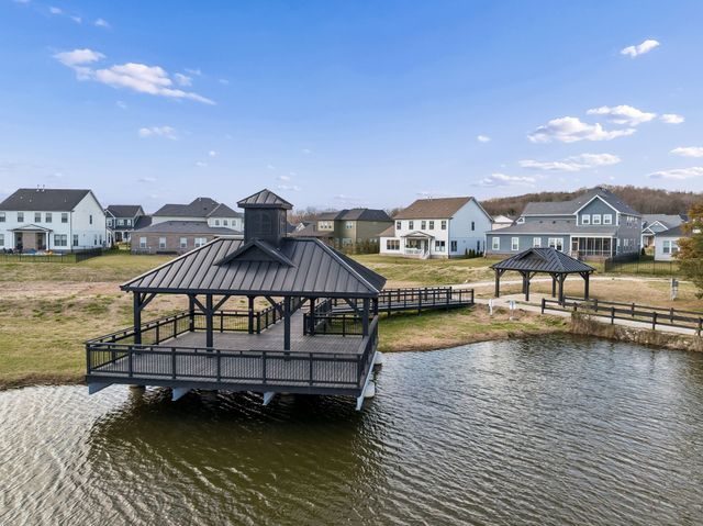 1049 Pine Creek Dr, Arrington, TN 37014