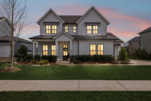 1049 Pine Creek Dr, Arrington, TN 37014