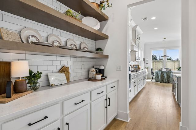 1049 Pine Creek Dr, Arrington, TN 37014