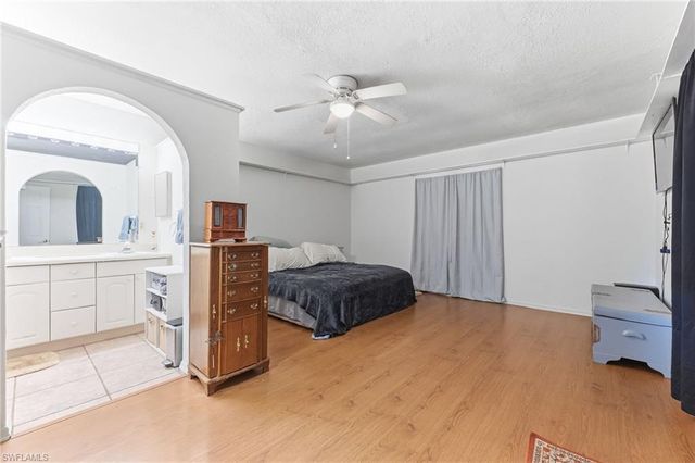 2821 24th AVE NE, Naples, FL 34120