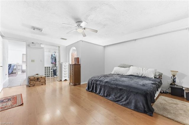 2821 24th AVE NE, Naples, FL 34120