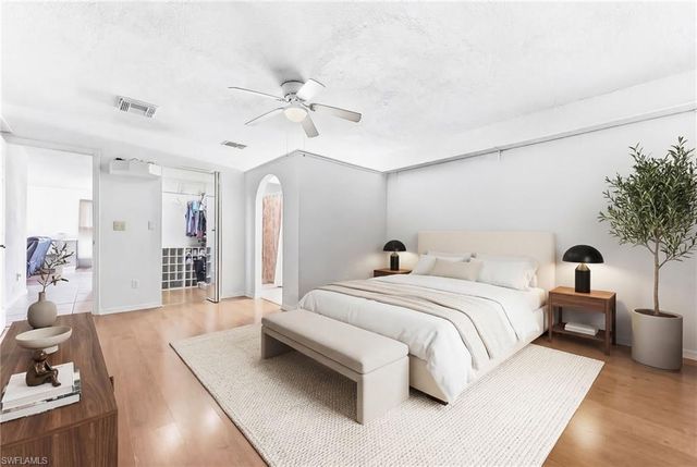 2821 24th AVE NE, Naples, FL 34120