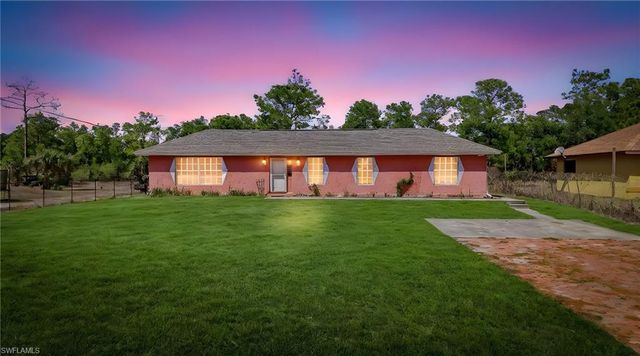 2821 24th AVE NE, Naples, FL 34120