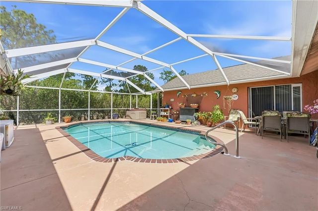 2821 24th AVE NE, Naples, FL 34120