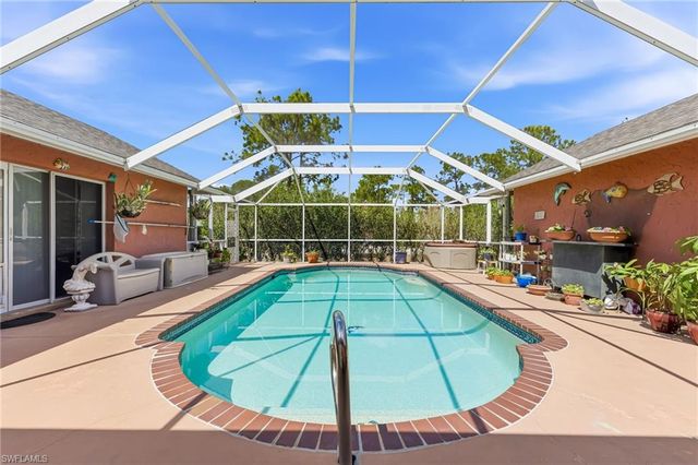 2821 24th AVE NE, Naples, FL 34120