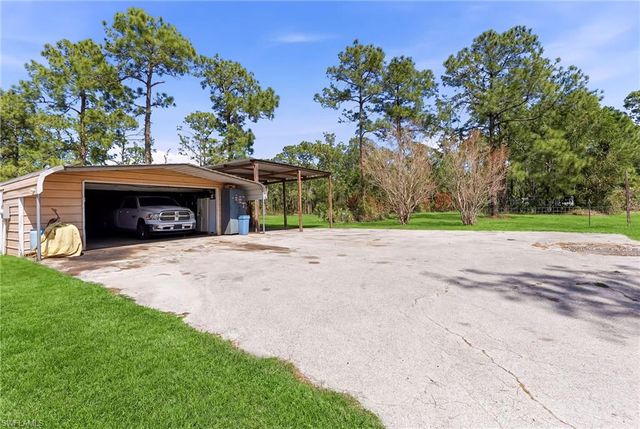 2821 24th AVE NE, Naples, FL 34120