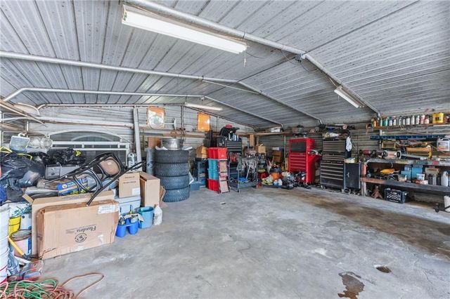 2821 24th AVE NE, Naples, FL 34120