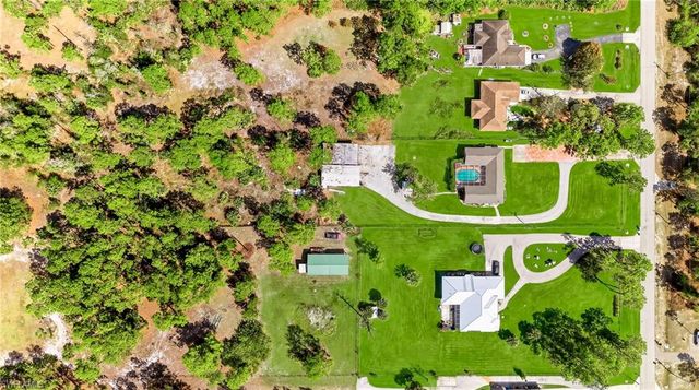 2821 24th AVE NE, Naples, FL 34120