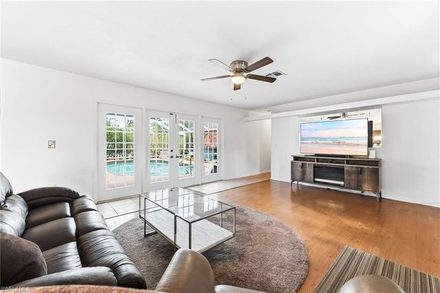 2821 24th AVE NE, Naples, FL 34120