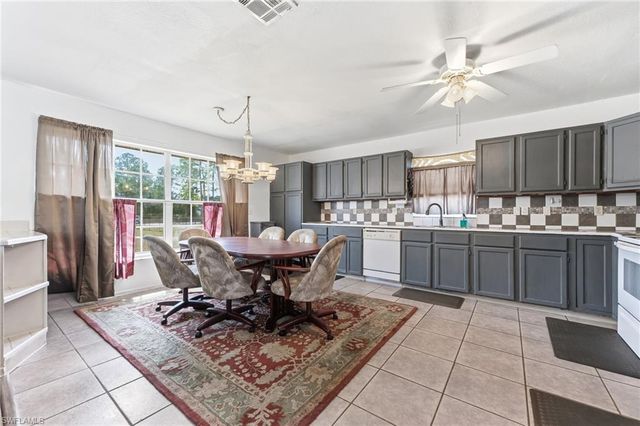 2821 24th AVE NE, Naples, FL 34120