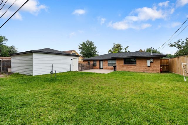 2314 Droxford Drive, Houston, TX 77008