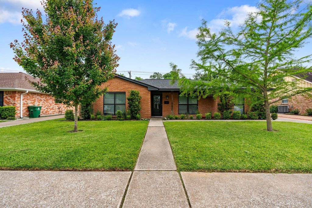 2314 Droxford Drive, Houston, TX 77008