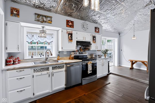 402 N Noble Street, Greenfield, IN 46140