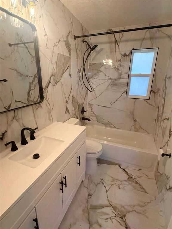 Image 15 of property listing at 1890 E VALENCIA DRIVE, Bartow, FL 33830