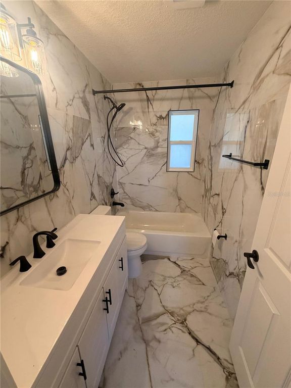 Image 16 of property listing at 1890 E VALENCIA DRIVE, Bartow, FL 33830