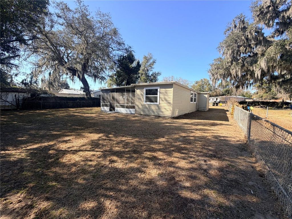 Image 3 of property listing at 1890 E VALENCIA DRIVE, Bartow, FL 33830
