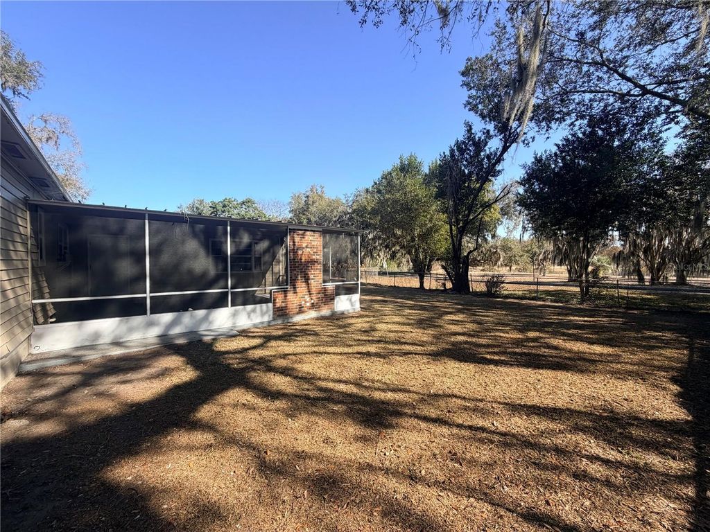 Image 30 of property listing at 1890 E VALENCIA DRIVE, Bartow, FL 33830