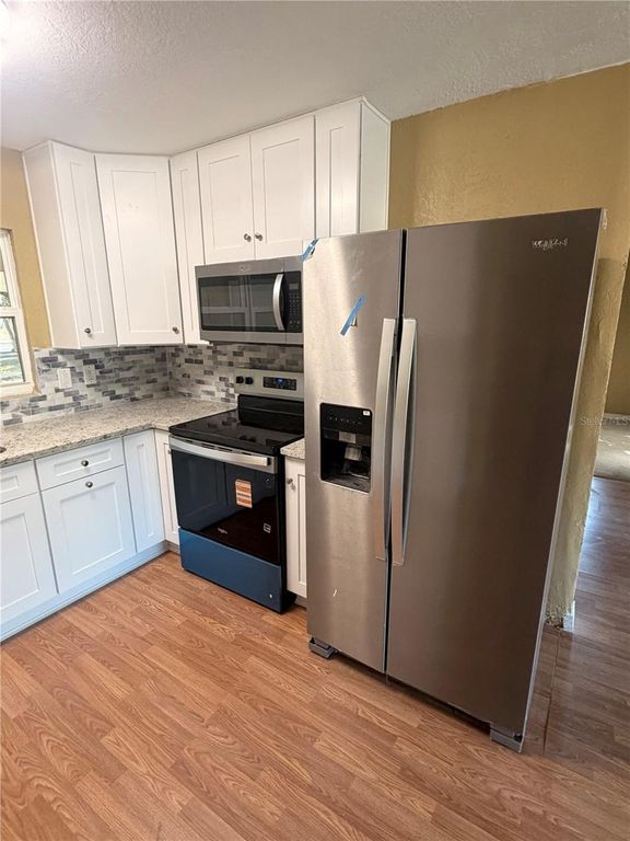 Image 7 of property listing at 1890 E VALENCIA DRIVE, Bartow, FL 33830