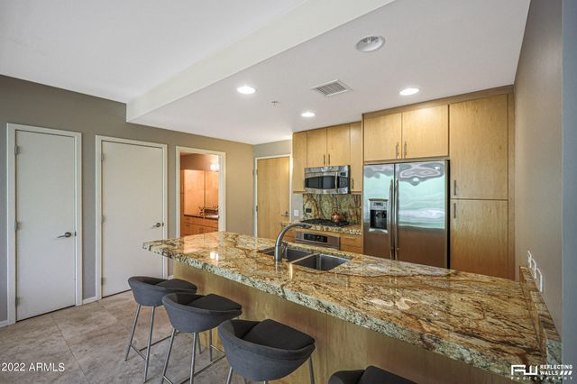 7117 E RANCHO VISTA Drive 2004, Scottsdale, AZ 85251