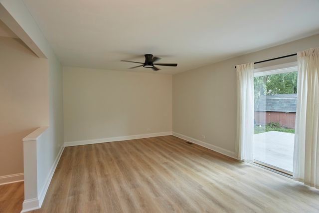 502 Hingham Lane, Schaumburg, IL 60193
