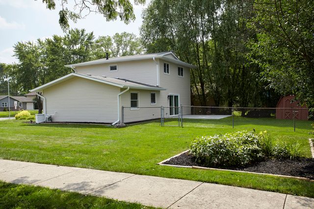 502 Hingham Lane, Schaumburg, IL 60193
