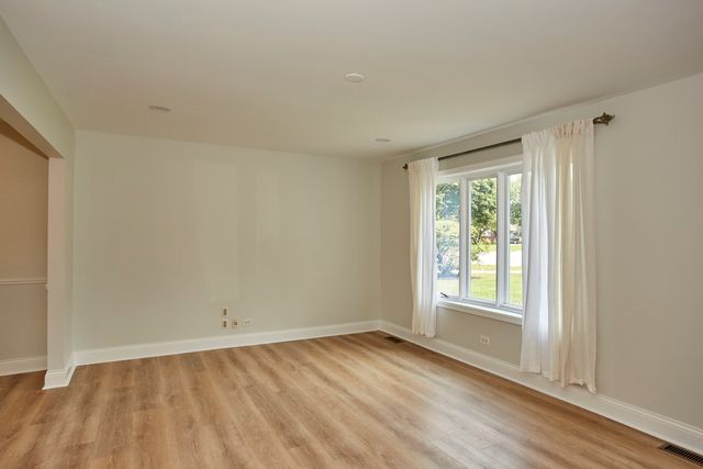 502 Hingham Lane, Schaumburg, IL 60193